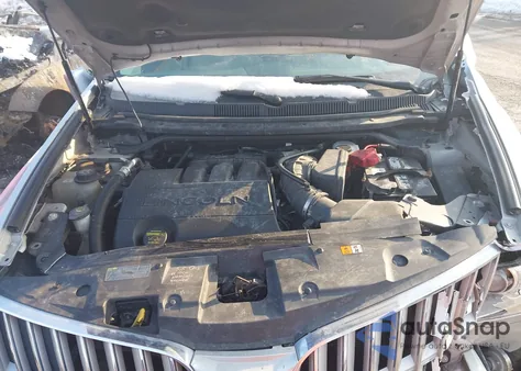 2011 Lincoln Mkt z USA, uszkodzony, nr VIN 2LMHJ5AR3BBJ55105